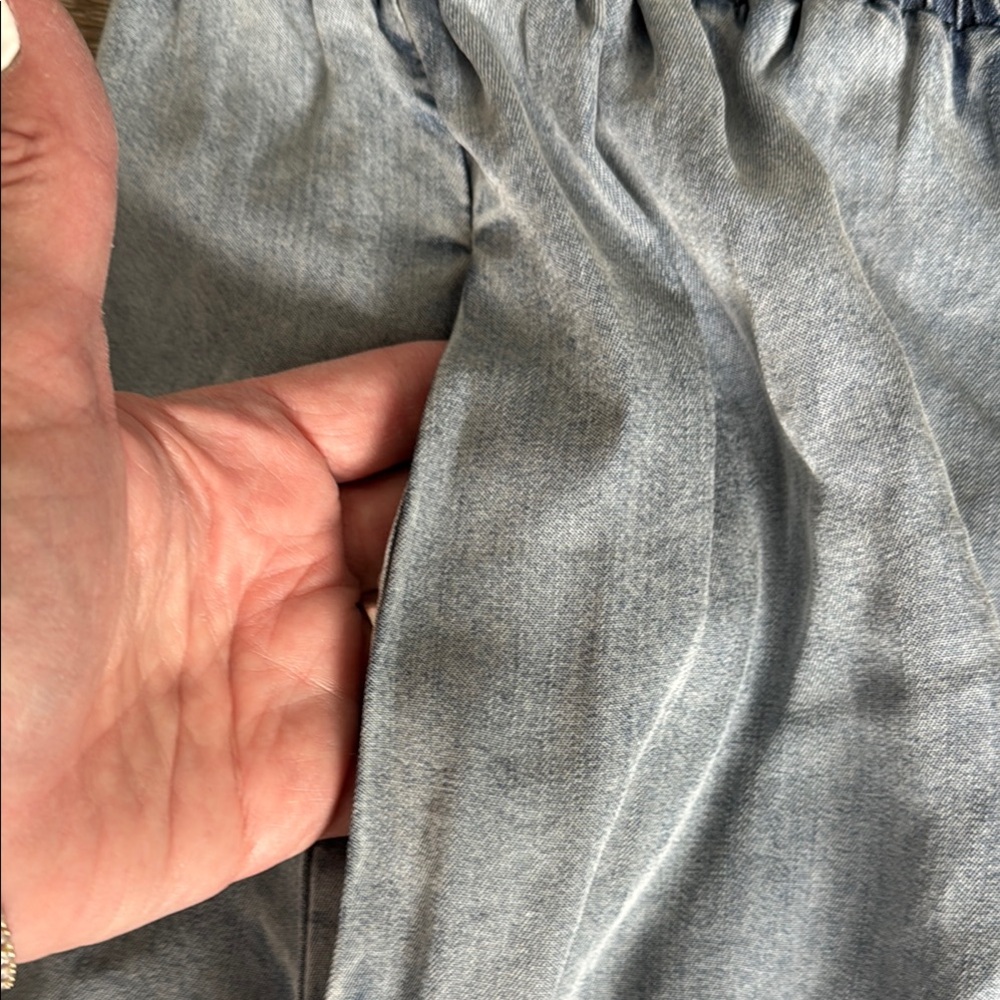 Tiered Denim Blue Women's Skirt with ruffled waistband. Pockets! Size 3X. - Picture 3 of 5